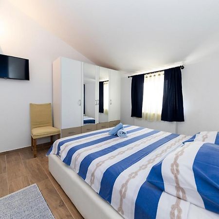 Apartman Lana Biograd Na Moru Buitenkant foto