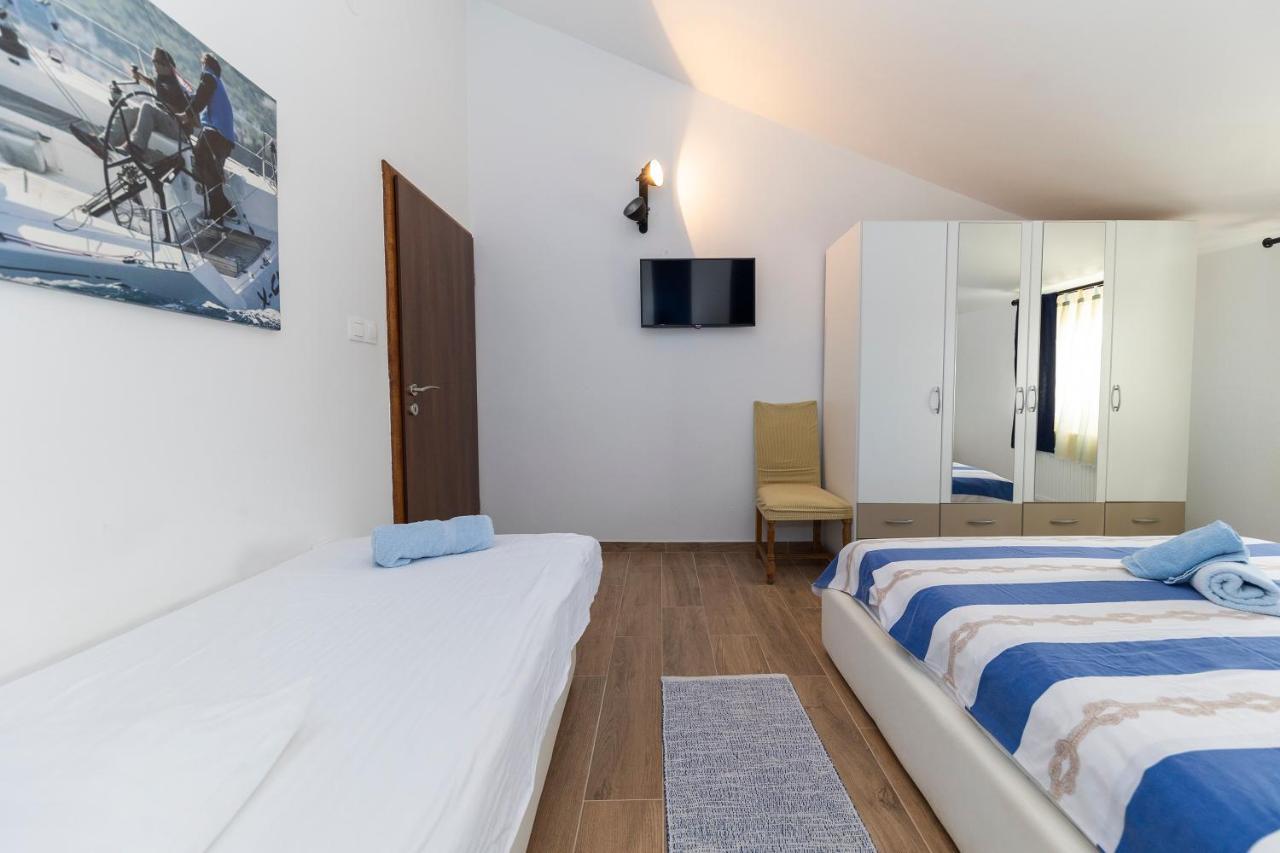 Apartman Lana Biograd Na Moru Buitenkant foto