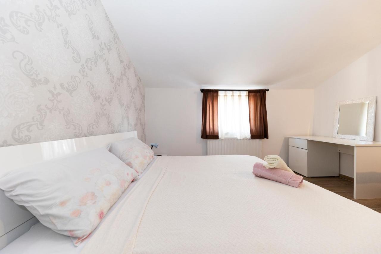 Apartman Lana Biograd Na Moru Buitenkant foto