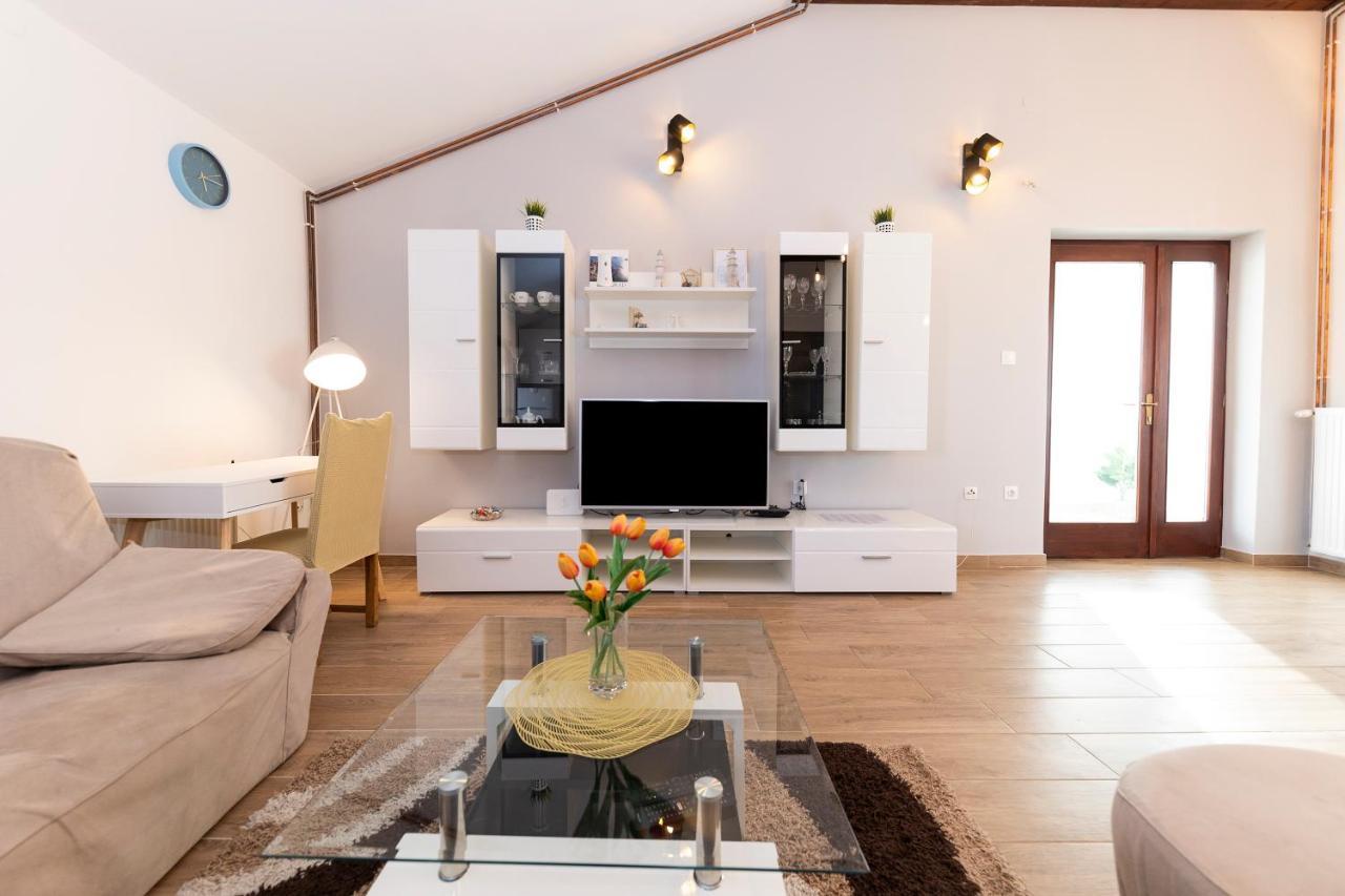 Apartman Lana Biograd Na Moru Buitenkant foto