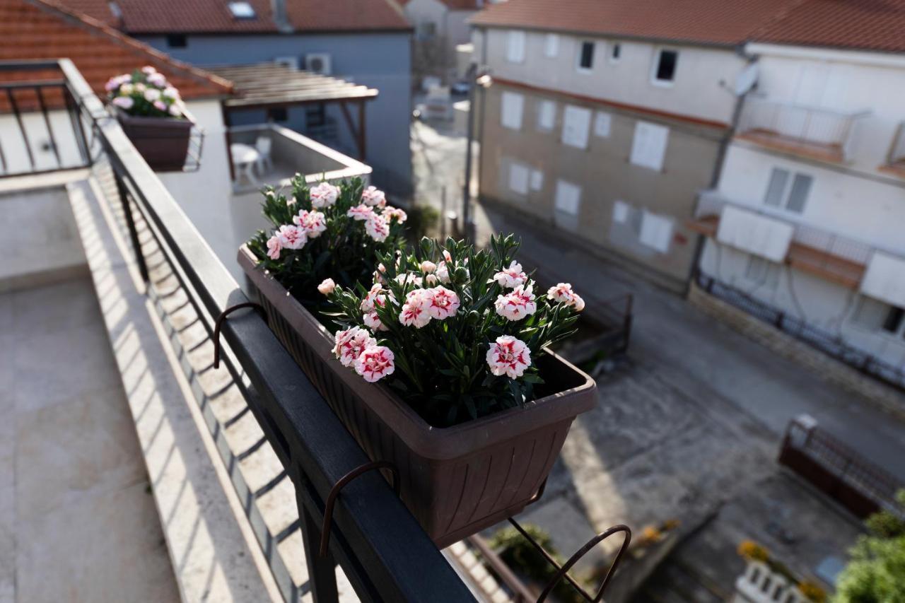 Apartman Lana Biograd Na Moru Buitenkant foto