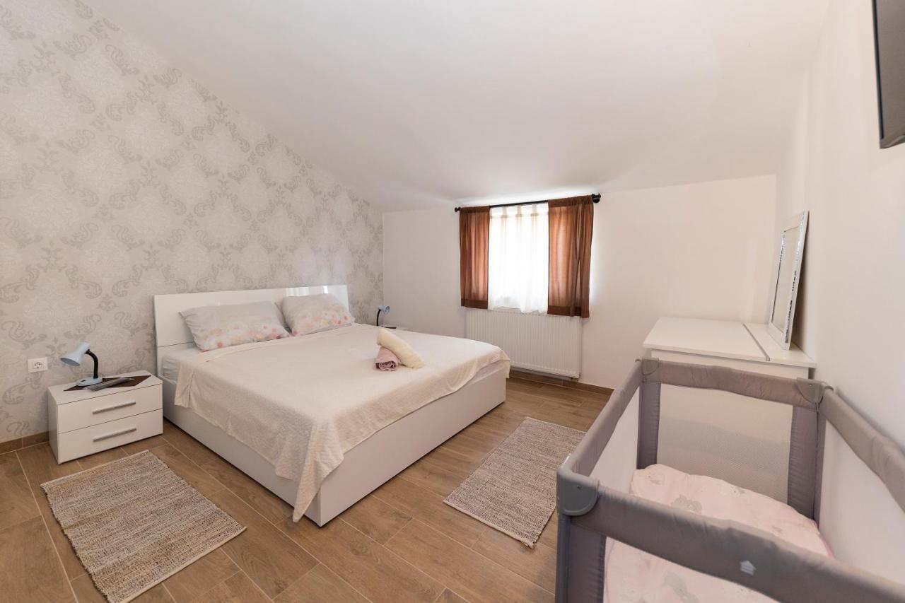 Apartman Lana Biograd Na Moru Buitenkant foto