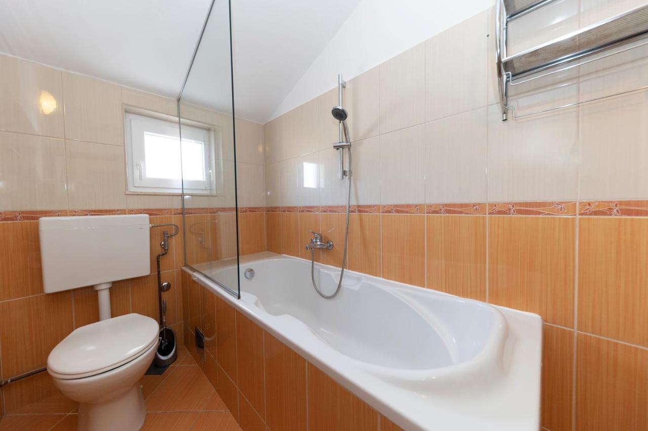 Apartman Lana Biograd Na Moru Buitenkant foto