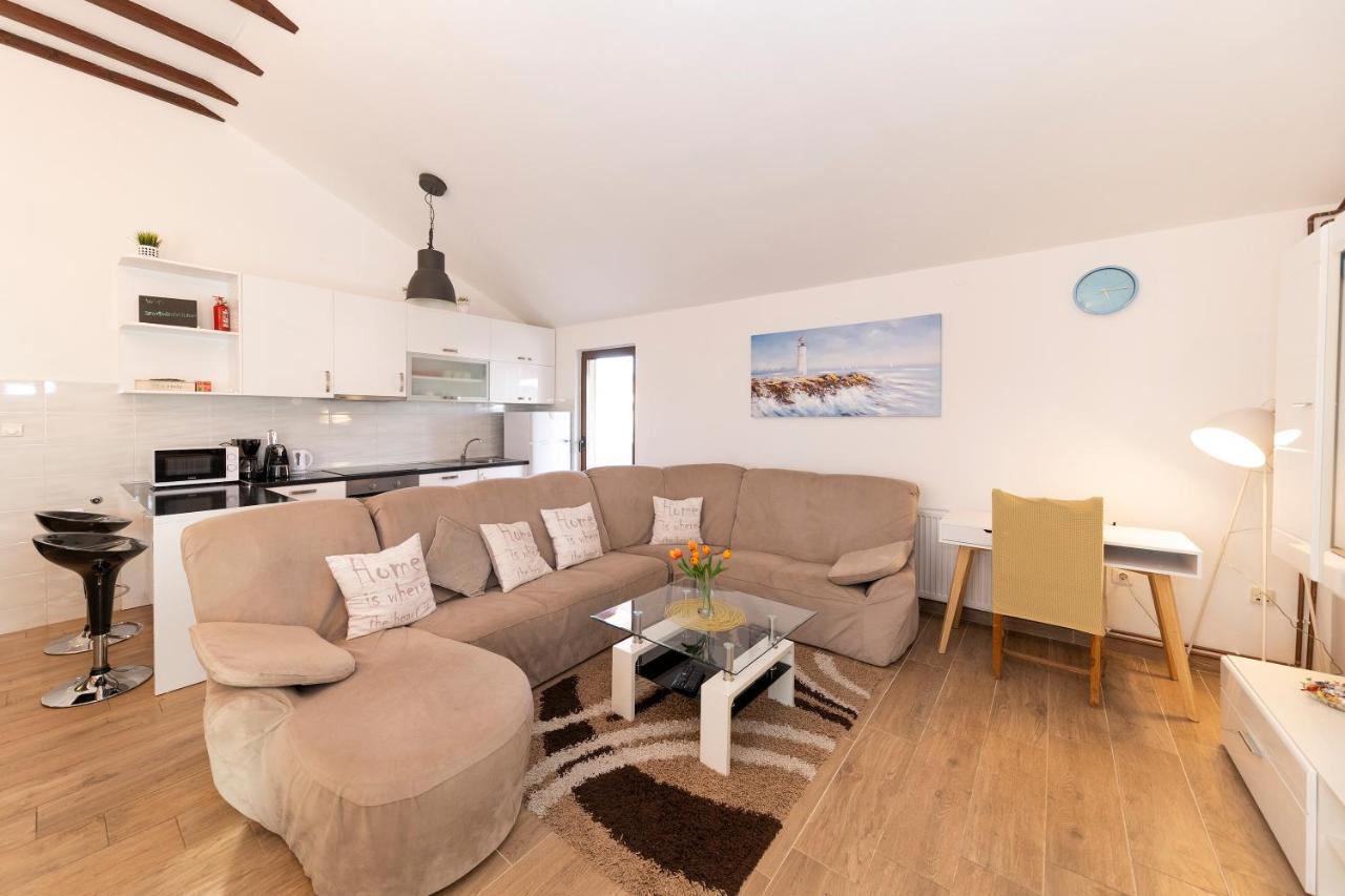 Apartman Lana Biograd Na Moru Buitenkant foto