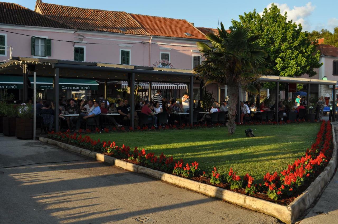 Apartman Lana Biograd Na Moru Buitenkant foto